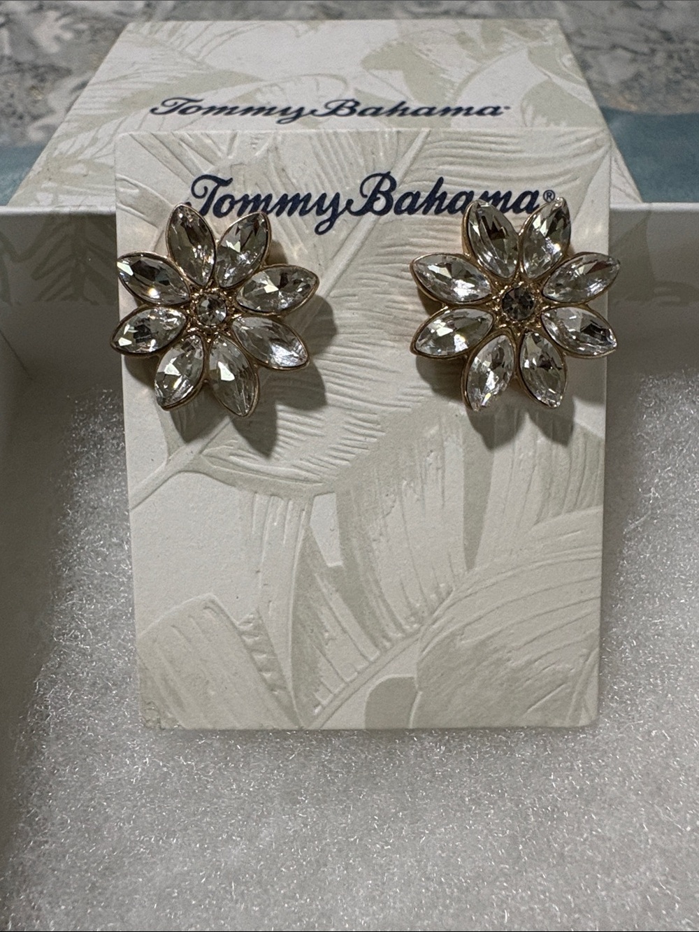 Brand new! Tommy Bahama Gold Tone Floral Crystal Stud Earrings - Clear
